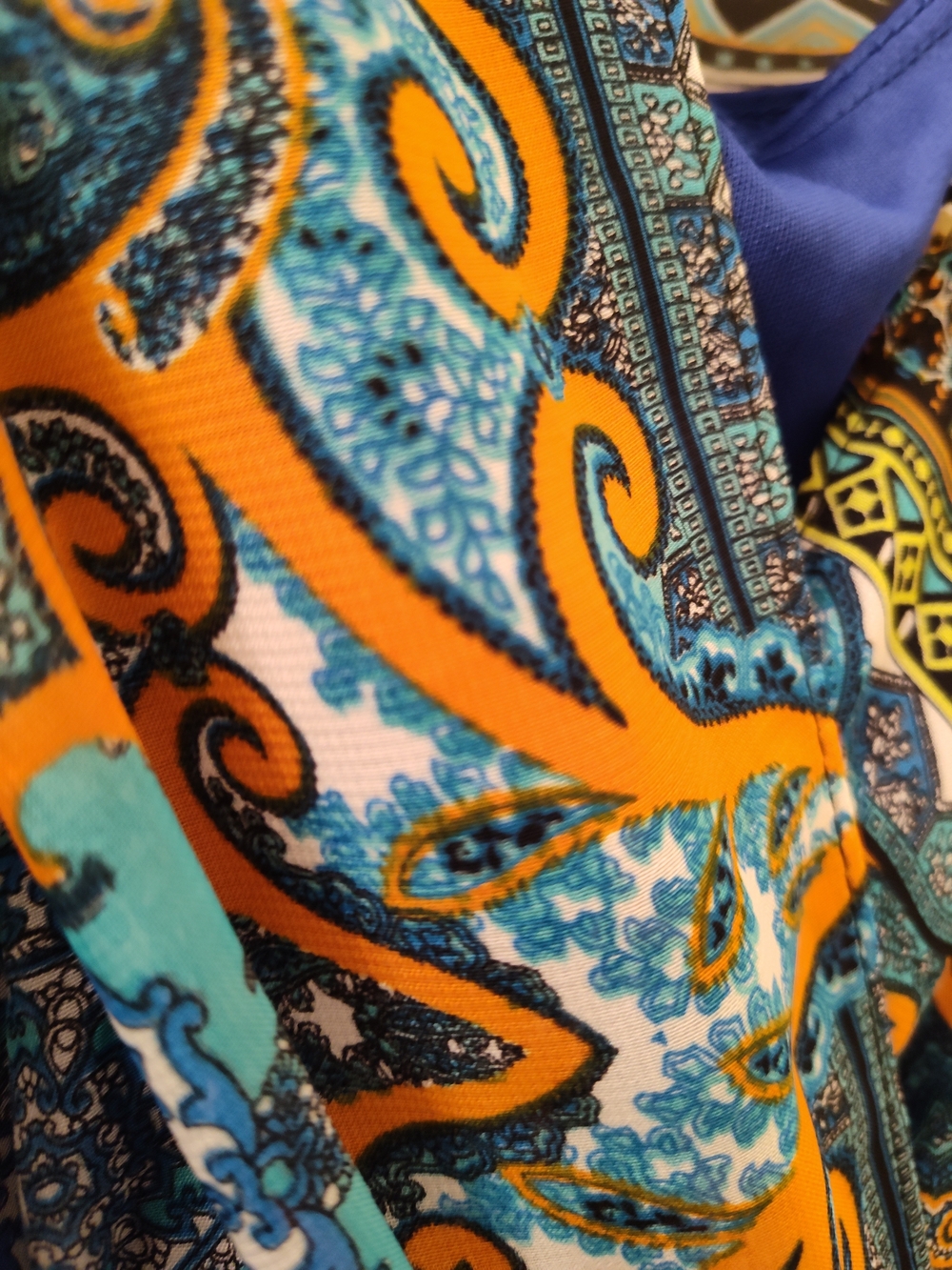 Antthony Pink Label with Multicolor Paisley Fabric - Picture 8 of 10
